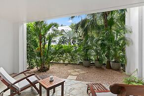 Poolside Apt In Alamanda Beachfront Resort 41