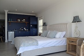 Oceans Drift Guest House - Adults Only