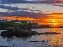 Door to the Shore - Seafront Cottages