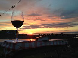 Door to the Shore - Seafront Cottages