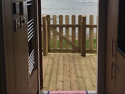 Door to the Shore - Seafront Cottages