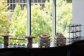 The Jacquard, Autograph Collection