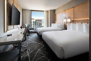 The Jacquard, Autograph Collection