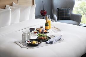 The Jacquard, Autograph Collection