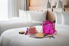 The Jacquard, Autograph Collection