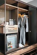 The Jacquard, Autograph Collection