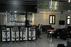 Niriedes Dionyssos Village