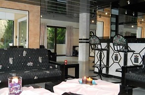 Niriedes Dionyssos Village