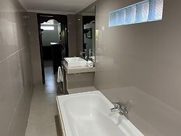 Sama's Cottages and Villas