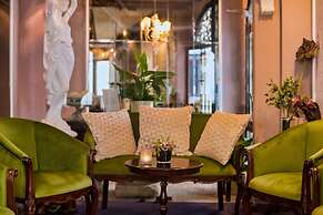 The Town House - Adults Only