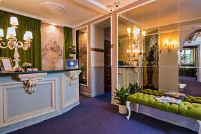 The Town House - Adults Only