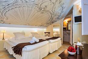 The Town House - Adults Only