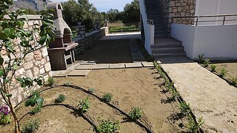 Haraki Stone Apartments