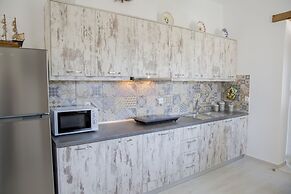 Haraki Stone Apartments