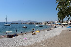 Haraki Stone Apartments