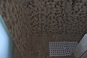 Haraki Stone Apartments