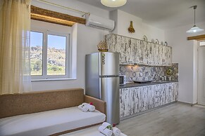 Haraki Stone Apartments