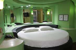 Orchids Drive Inn Hotel and Restaurant