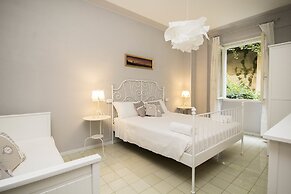 Cisano Beach Apartment