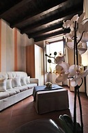 Comfortable Apartment Cavour Square