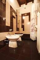 Comfortable Apartment Cavour Square