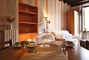 Comfortable Apartment Cavour Square