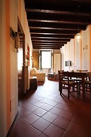 Comfortable Apartment Cavour Square