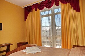 Tikhaya Gavan Guest House