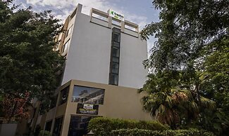 Treebo Regency - Bund Garden, Dhole Patil Road