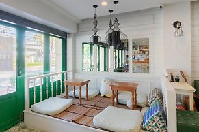 Ratana Boutique Hostel