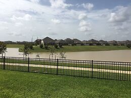 Lake Front House 4BR2B In West Houston