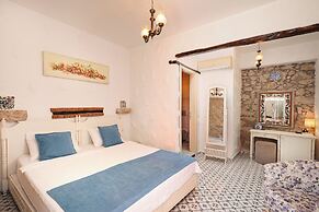 Alacati Eski Ev Hotel