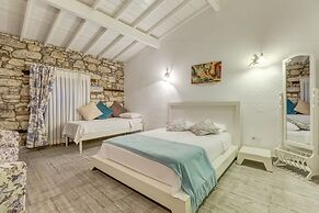 Alacati Eski Ev Hotel