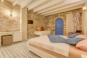 Alacati Eski Ev Hotel