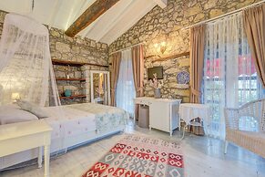 Alacati Eski Ev Hotel