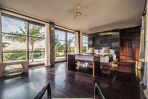 Absolute Cliff Front Pandawa Beach Villa