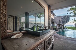 Absolute Cliff Front Pandawa Beach Villa
