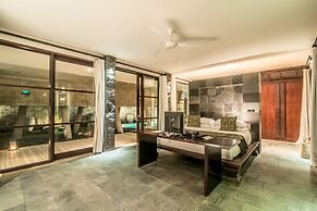 Absolute Cliff Front Pandawa Beach Villa