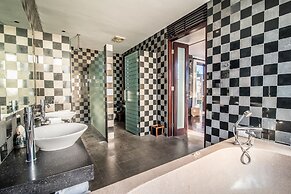 Absolute Cliff Front Pandawa Beach Villa