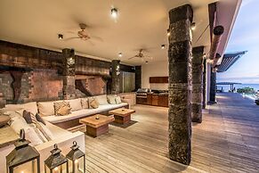 Absolute Cliff Front Pandawa Beach Villa