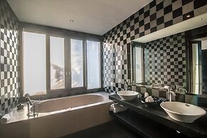 Absolute Cliff Front Pandawa Beach Villa