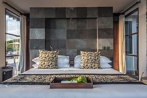 Absolute Cliff Front Pandawa Beach Villa