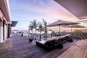 Absolute Cliff Front Pandawa Beach Villa