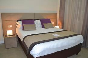 Bloom Apartment by La Griffe