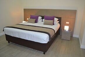 Bloom Apartment by La Griffe