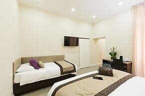 Bloom Apartment by La Griffe