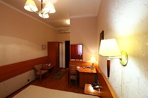 Hotel Postoyalec