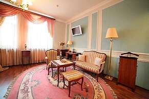 Hotel Postoyalec