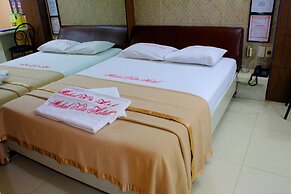 Mahal Kita Drive Inn