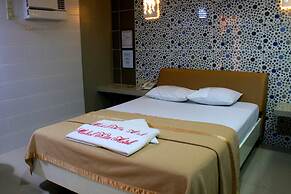 Mahal Kita Drive Inn